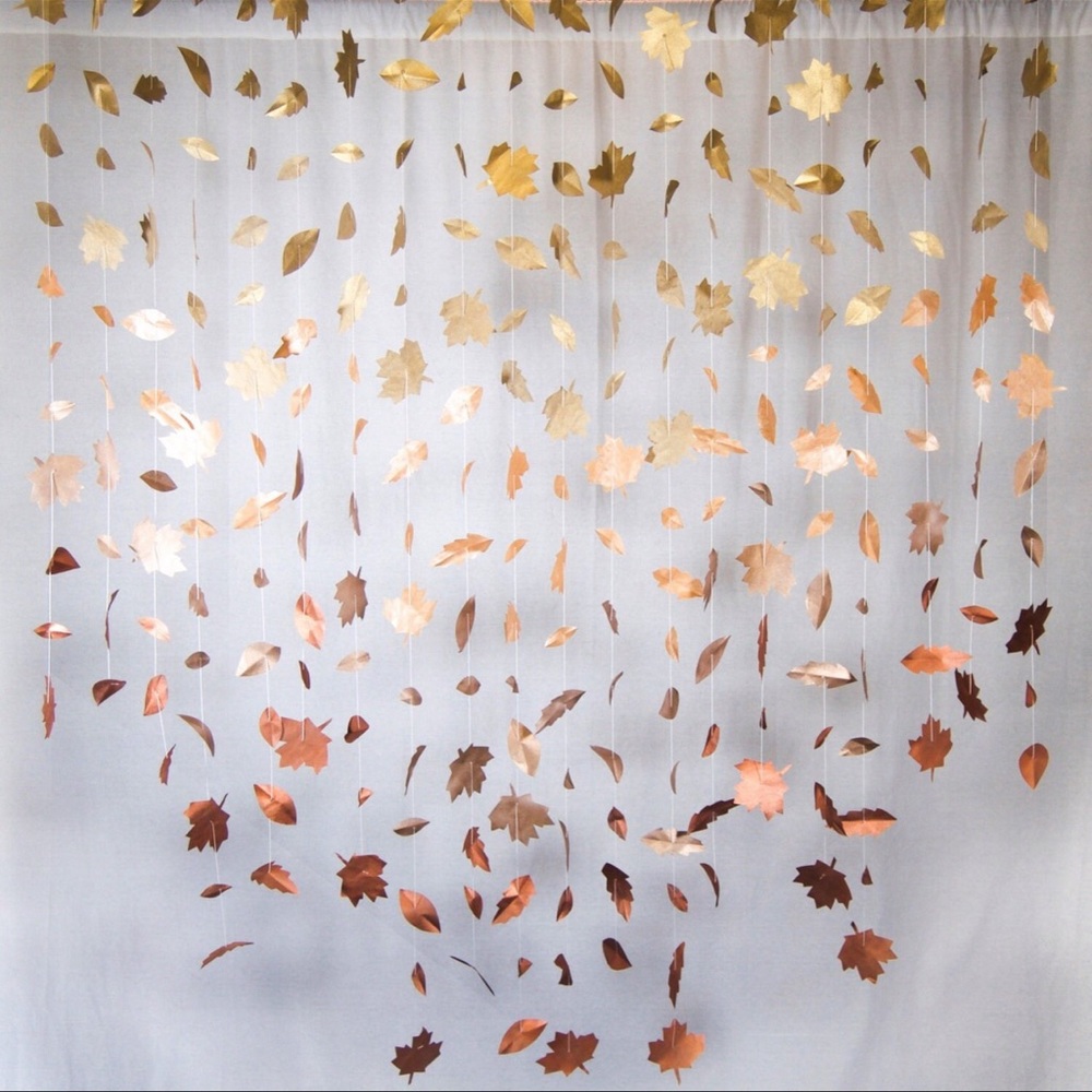 METALLIC PAPER LEAF BACKDROP
